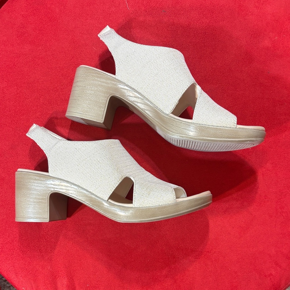 Bzees Stretch Open-Toe Slingback Sandals - Picture 2 of 8